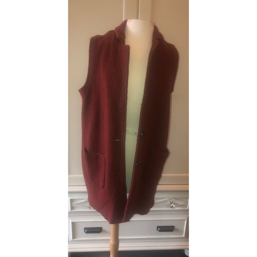 3 Quarter  2 ButtonVest with Collar